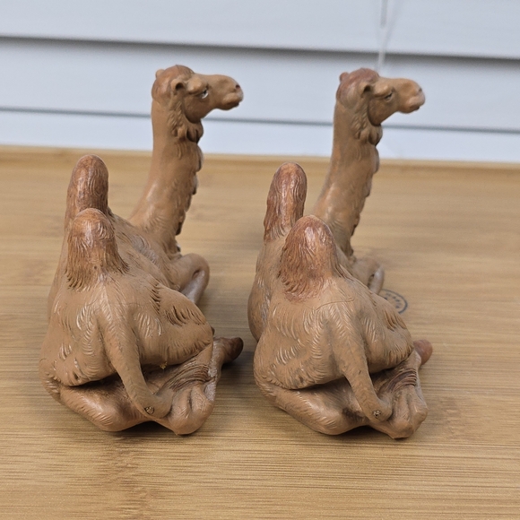 Fontanini Brown Camel Figurines - Picture 6 of 15